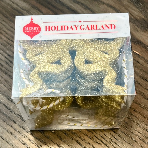 Merry Moments Other - NEW in BOX Gold Glitter Bow Holiday Garland